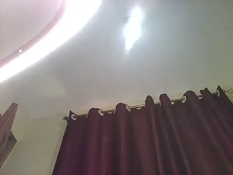 sexyyy_lea live cam on StripChat