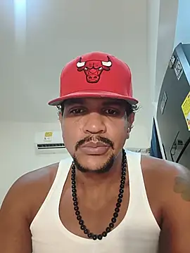 bigdick211292 live cam