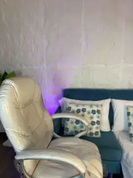 Chubby_doll_ live cam