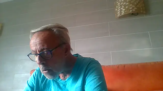 tuggy59 (M grandpa) - cumming with my vibrator