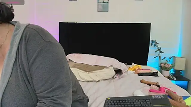 QueenMatturex live cam on StripChat