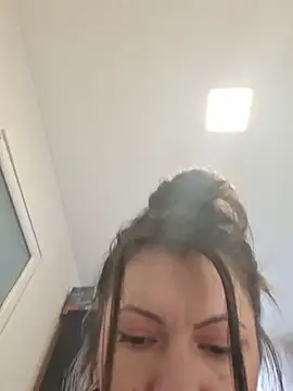 LoraBelle12 live sex cam