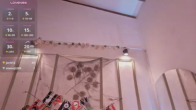 Mia_collins16