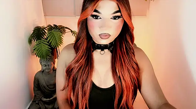 misstreslatin live cam on StripChat