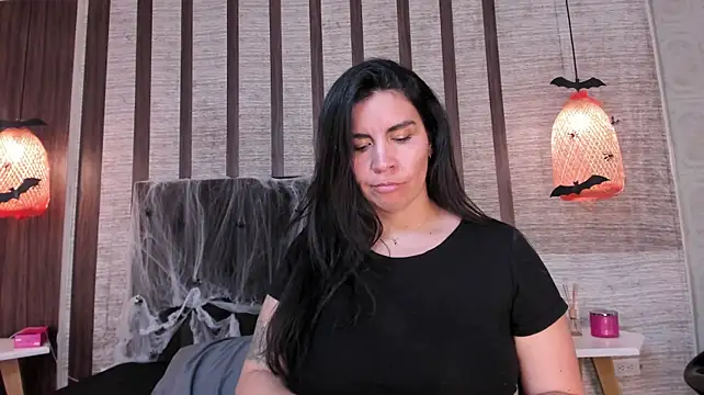 Hannah_Cross live cam on StripChat
