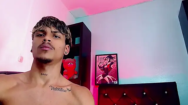 Angel_foxc13 live cam on StripChat