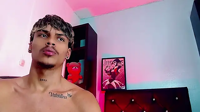 angel_foxc13 (M twink) - happy happy Angel