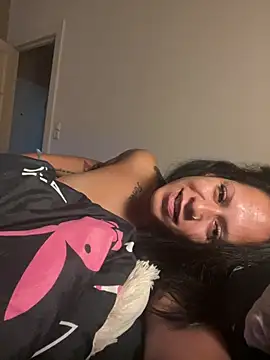 CocoCandelaLatina live cam on StripChat