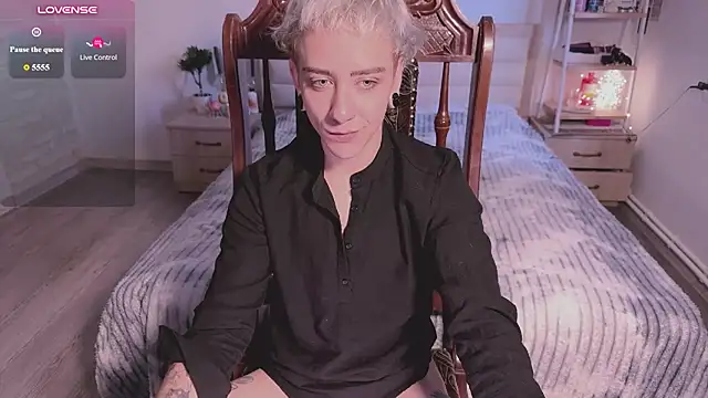 KitBiggestClit
