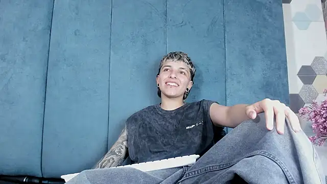 Megan_Thompson_ live sex cam
