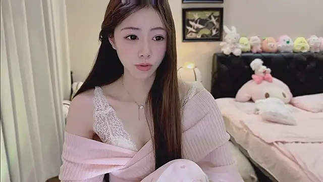 Evacute-top live cam on StripChat