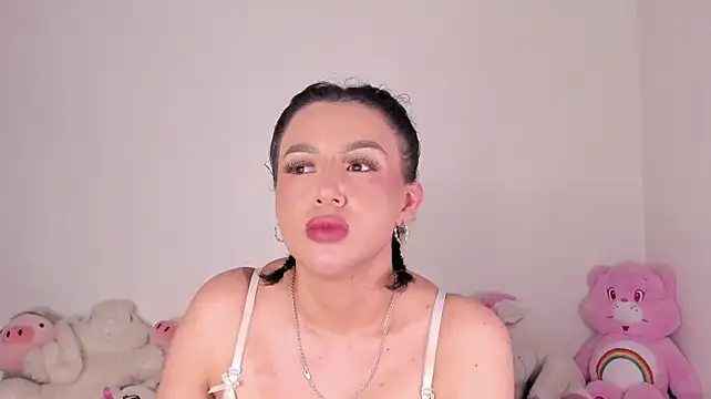 Yuna_Hot