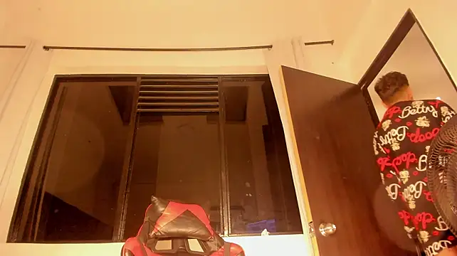 MaxLeons live cam