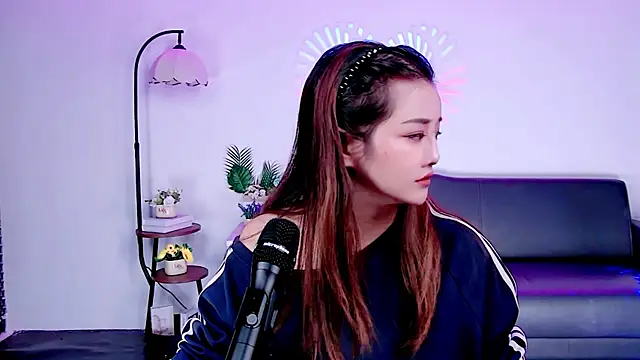 Sexy-YaYa live cam on StripChat