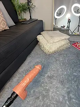 Isa__Blanc live cam on StripChat