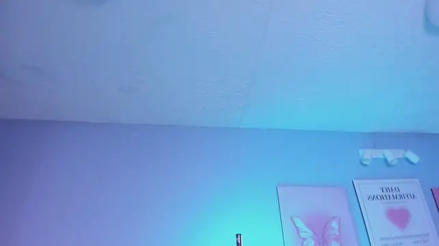 Nina_Thomps