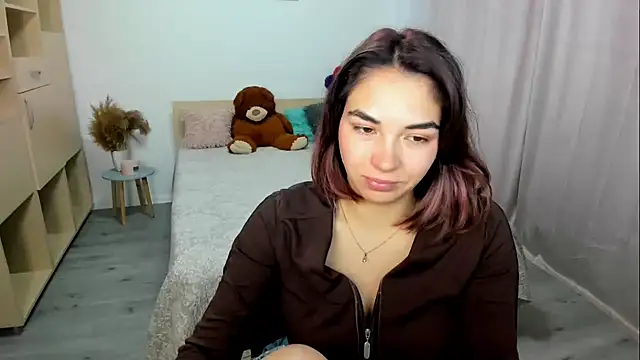 AlexaJuly live cam on StripChat