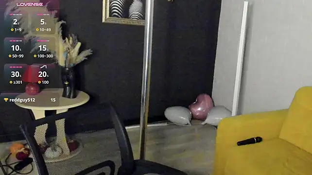 LunaSn0w1 live cam on StripChat