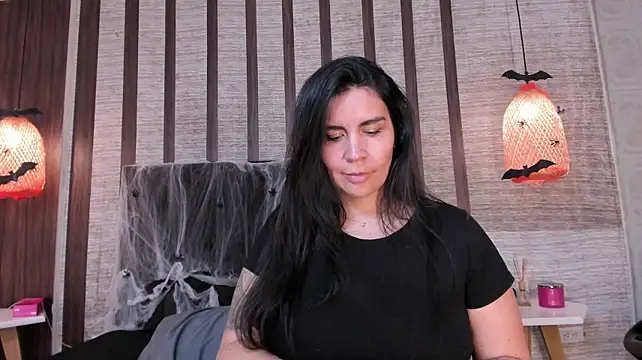 Hannah_Cross
