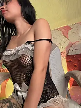 Sasha-firee live cam on StripChat