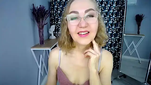 queen_a_n_i live cam on StripChat