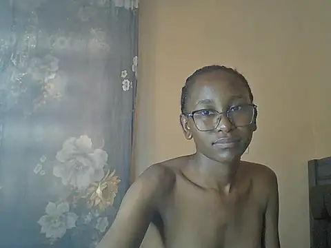 Goldenpixie live cam on StripChat