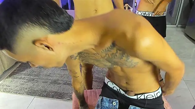 Houseofwarrios live cam