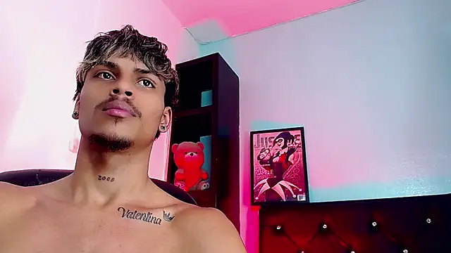 angel_foxc13 (M twink) - happy happy Angel