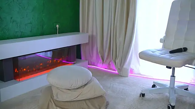 FoxieJullia live cam