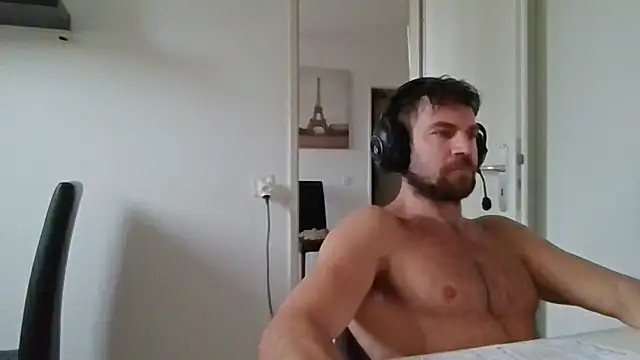 alpha-hunk live cam