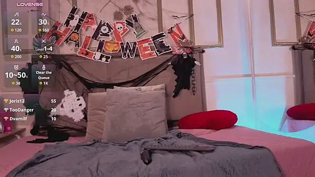 Mia_collins16