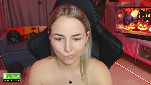 Mira_Mermayd live cam on StripChat