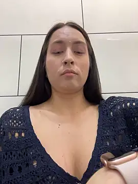 Holly_Play live cam