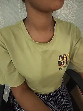 RAGNI-Love live cam