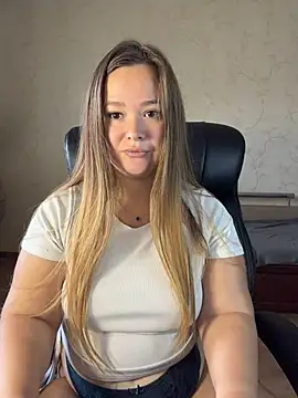 Live webcam show with CaramelleSugarr - Interactive Lovense toys available