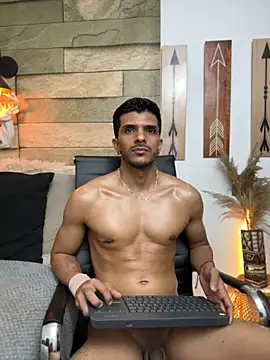 anddy_white on Stripchat
