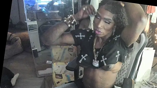 Motherbigbus live cam on StripChat