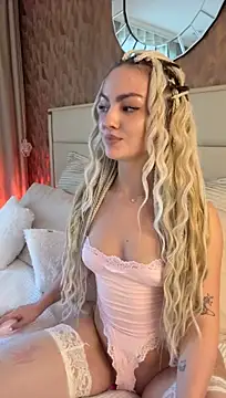 lerafox (F young) - spit on boobies