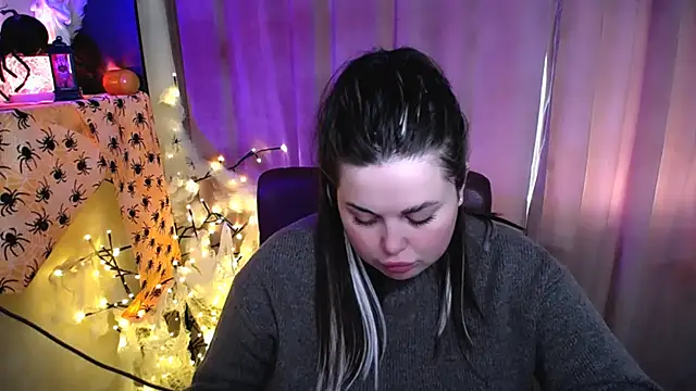 Emily_Mo live cam on StripChat