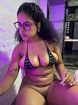 Kittybrown18 live cam on StripChat