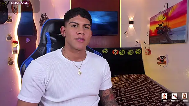 Damian_latinxxx live cam on StripChat