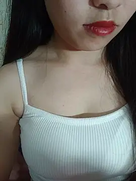 Cherry-squirtt live cam on StripChat