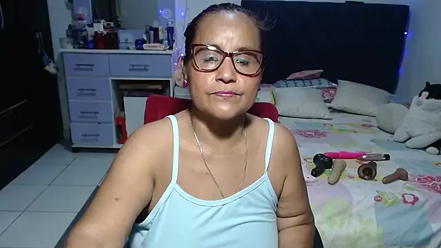 pervert_mommy_ live cam on StripChat