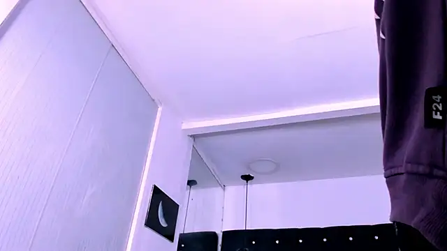 miss__yissell live cam on StripChat
