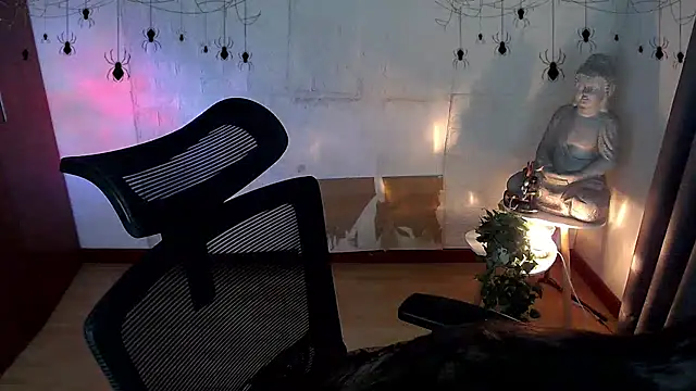 GODDESS_EVANS live cam on StripChat