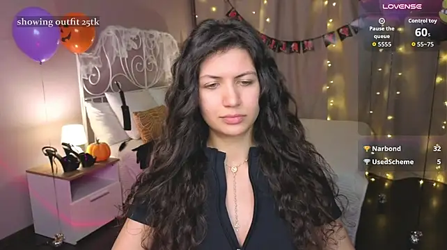 NoelPerfect live cam on StripChat
