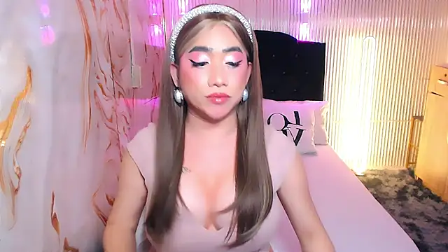 10inchSelfsuckPrincess live cam on StripChat