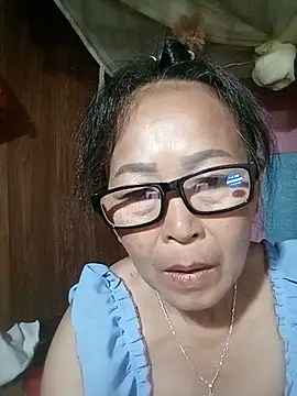 topless-play live cam on StripChat