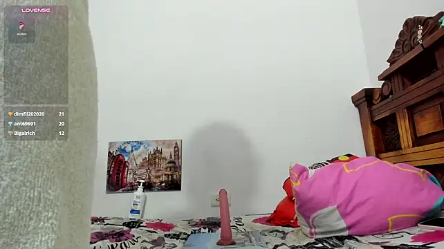 Roxana_Vegas live cam on StripChat