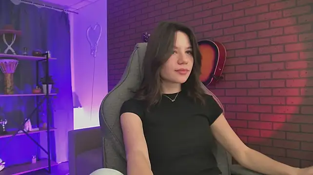KataraRaven live cam on StripChat